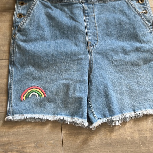 Short Overalls with Rainbow Straps - Picture 10 of 13